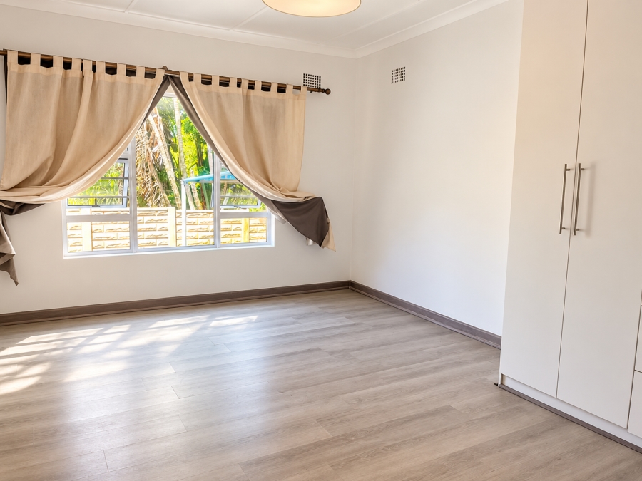To Let 4 Bedroom Property for Rent in Beacon Bay Eastern Cape